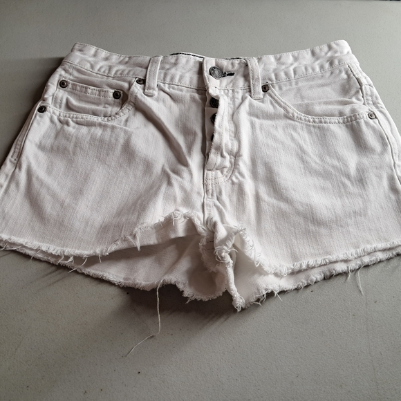 Free People White Denim Shorts Button Fly Size 29 - Picture 1 of 10
